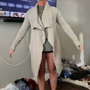 Cabi long sleeved cardigan